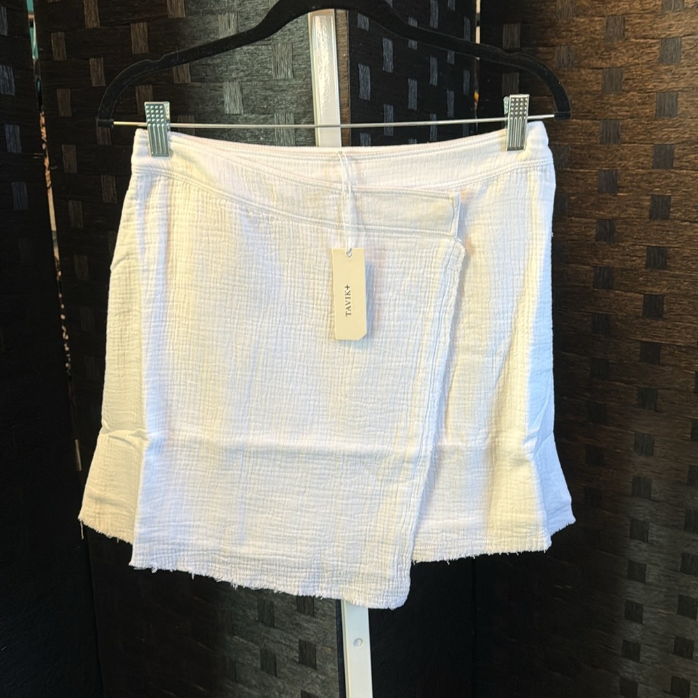 *SALE* Stylish white wrap mini Skirt Tavik